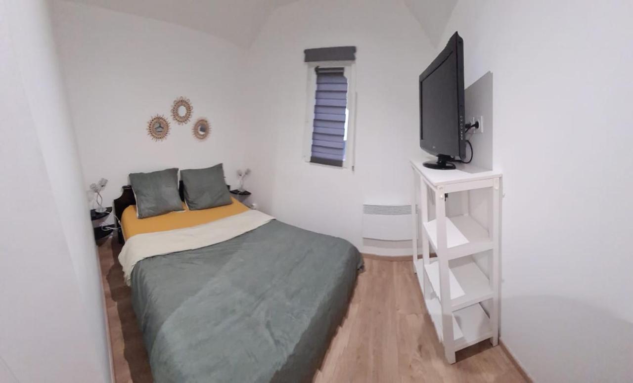 Petite Maison Cosy Dans Un Jardin. แอร์มองต์ ภายนอก รูปภาพ
