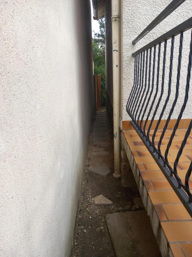 Petite Maison Cosy Dans Un Jardin. แอร์มองต์ ภายนอก รูปภาพ